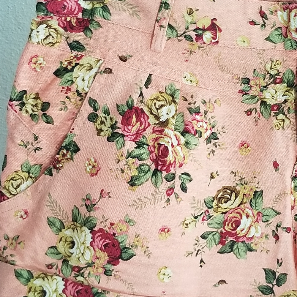 Floral Pattern Shorts - Picture 4 of 4